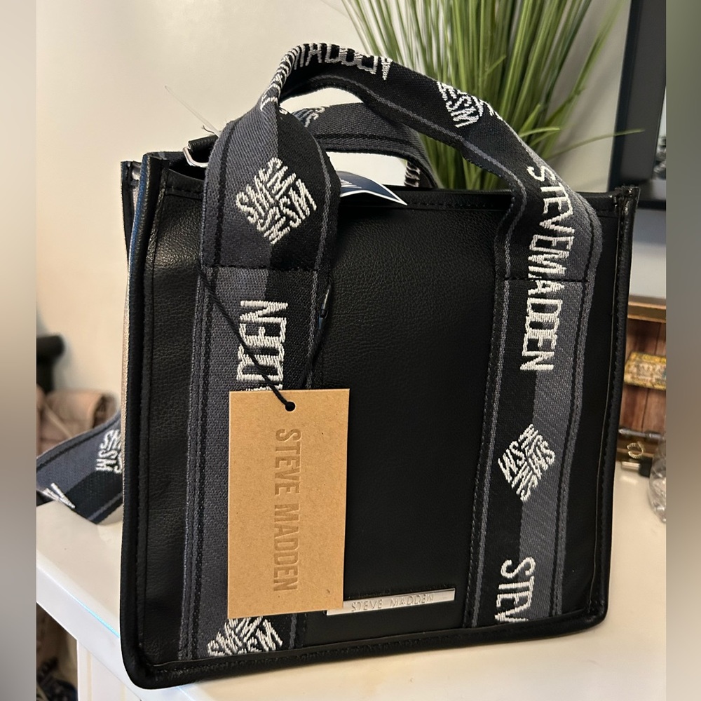 NWT Tik Tok trending bag from steve madden